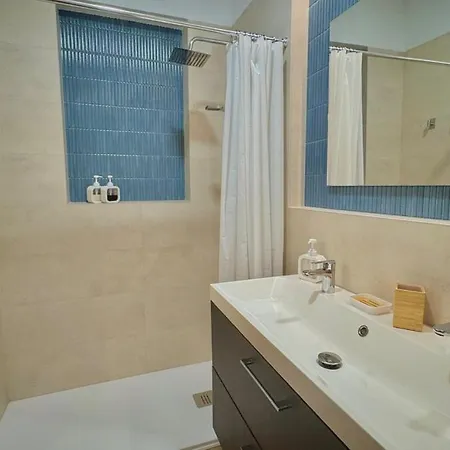 Stunning Home, Wifi, 5min, 4br