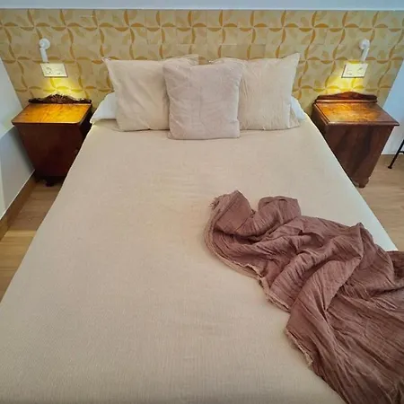 Stunning Home, Wifi, 5min, 4br Casa vacanze *