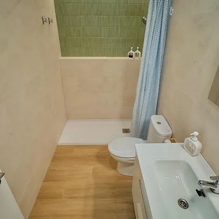 Stunning Home, Wifi, 5min, 4br