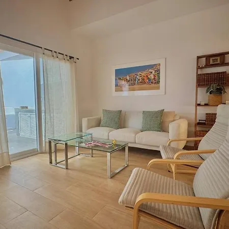 Stunning Home, Wifi, 5min, 4br