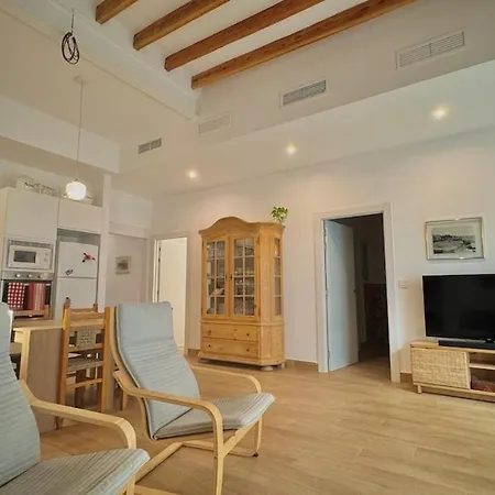 Stunning Home, Wifi, 5min, 4br